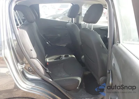 2018 Chevrolet Spark Ls Cvt z USA, uszkodzony, nr VIN KL8CB6SA7JC476223